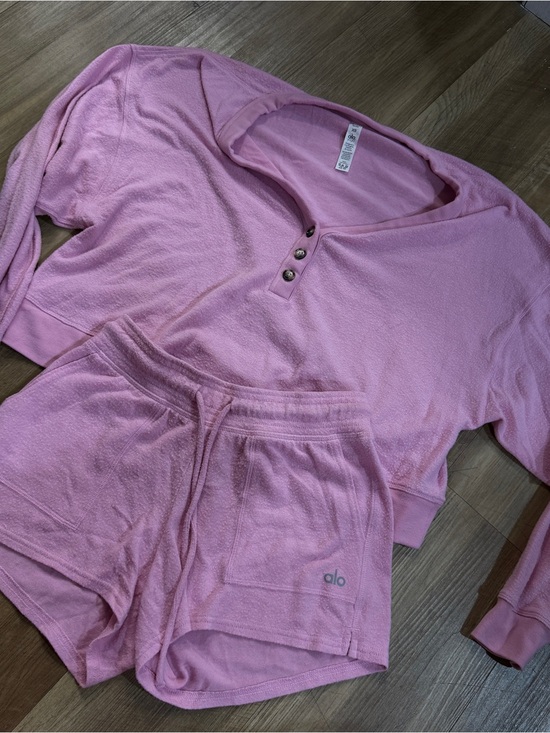 ALO Yoga Other - Bubblegum Pink Alo Yoga Lounge Set